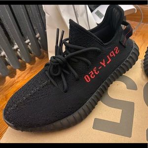👑YEEZY 350 V2 BLACK RED 👑